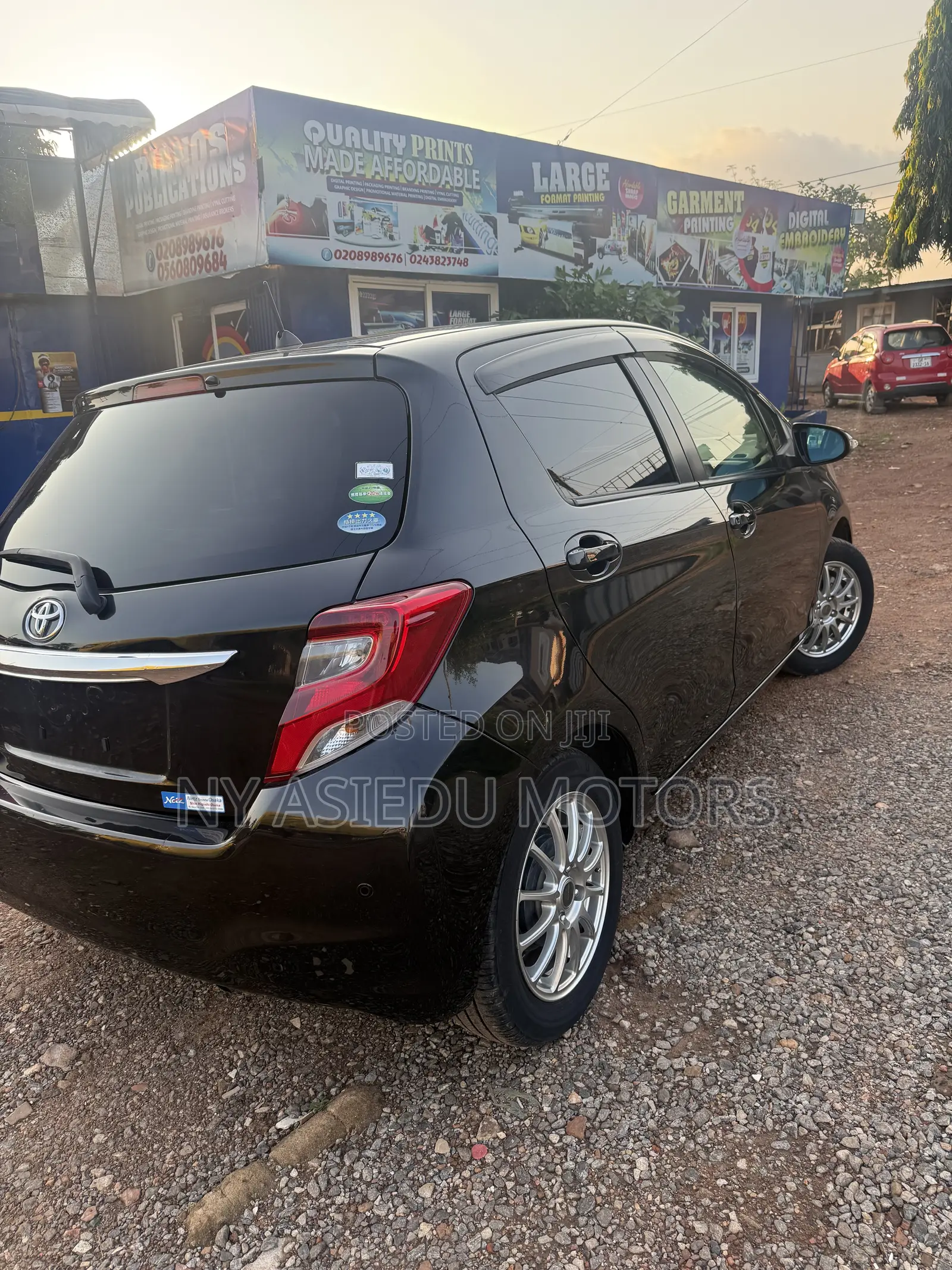 Toyota Vitz 1.3 FWD 5dr 2014 Black