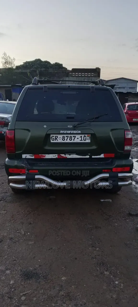 Nissan Pathfinder 2003 Green