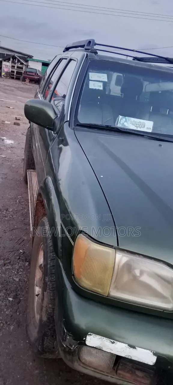 Nissan Pathfinder 2003 Green