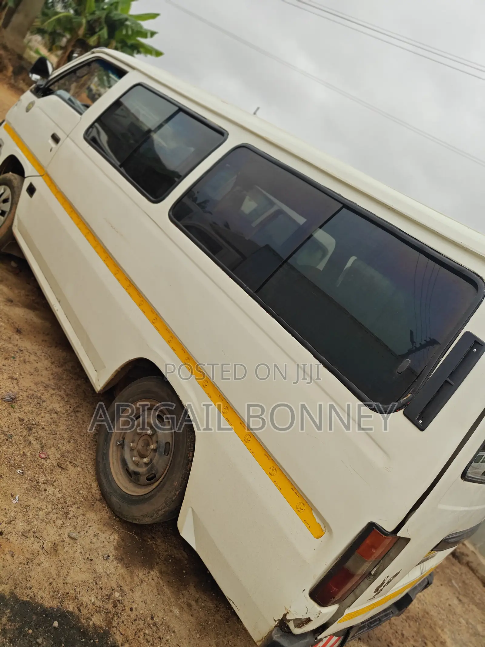 Nissan Caravan (Urvan) 1994 White