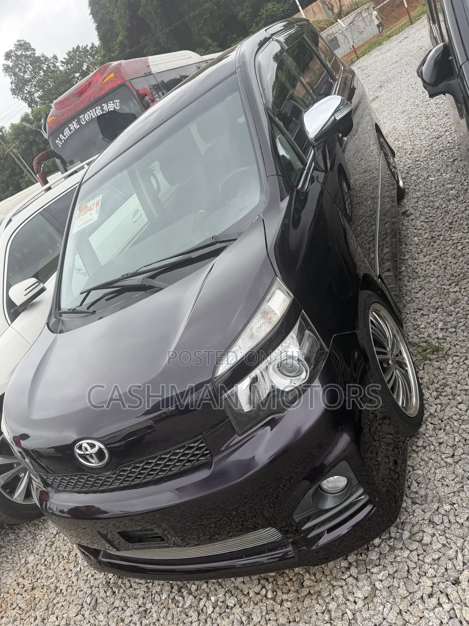 Toyota Voxy 2013 Burgundy
