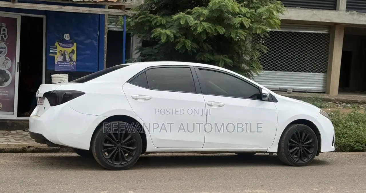 Toyota Corolla 2015 White