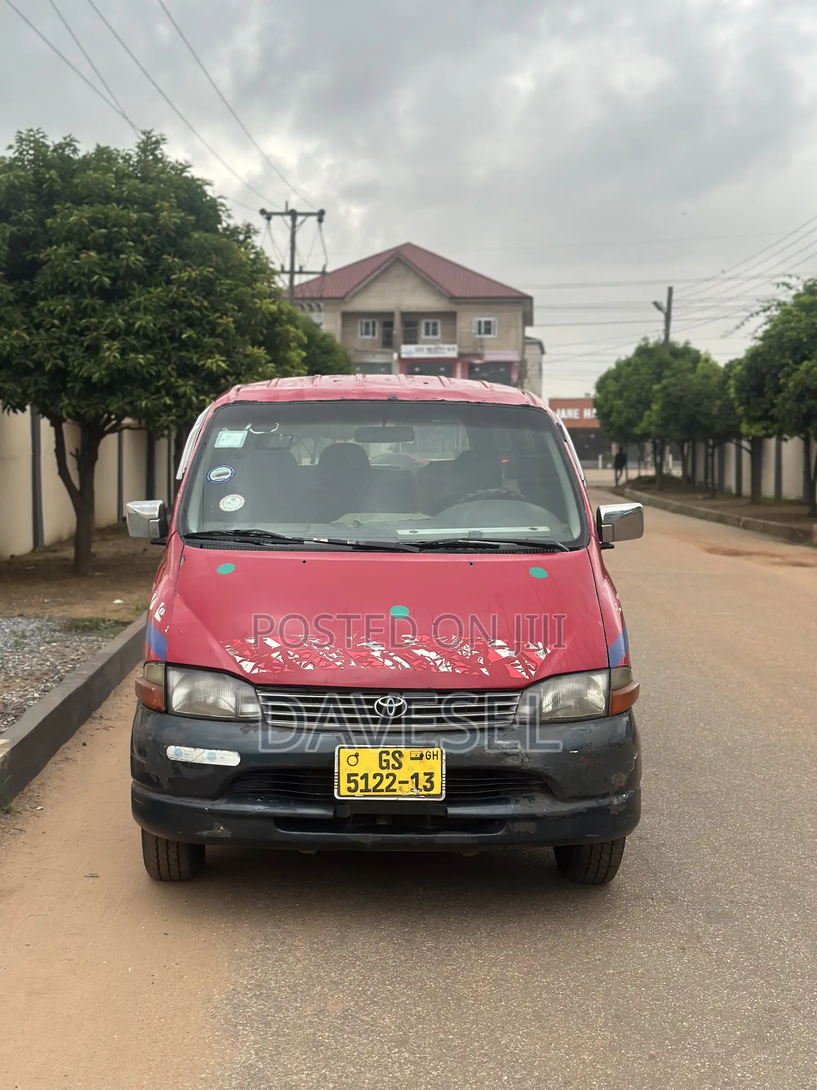 Toyota HiAce 2010 Red