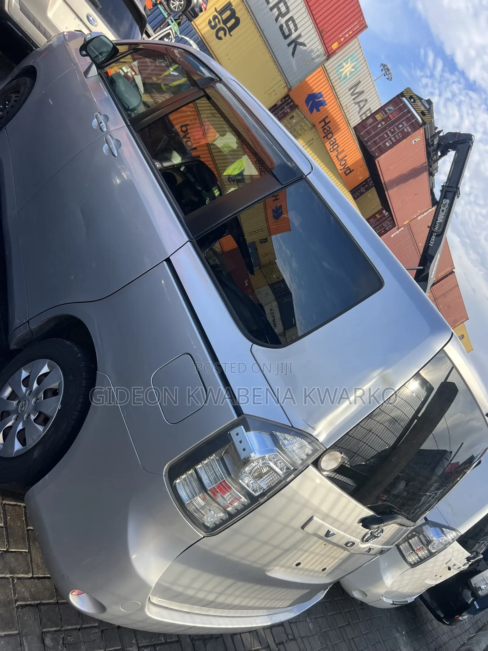 Toyota Voxy 2013 Silver