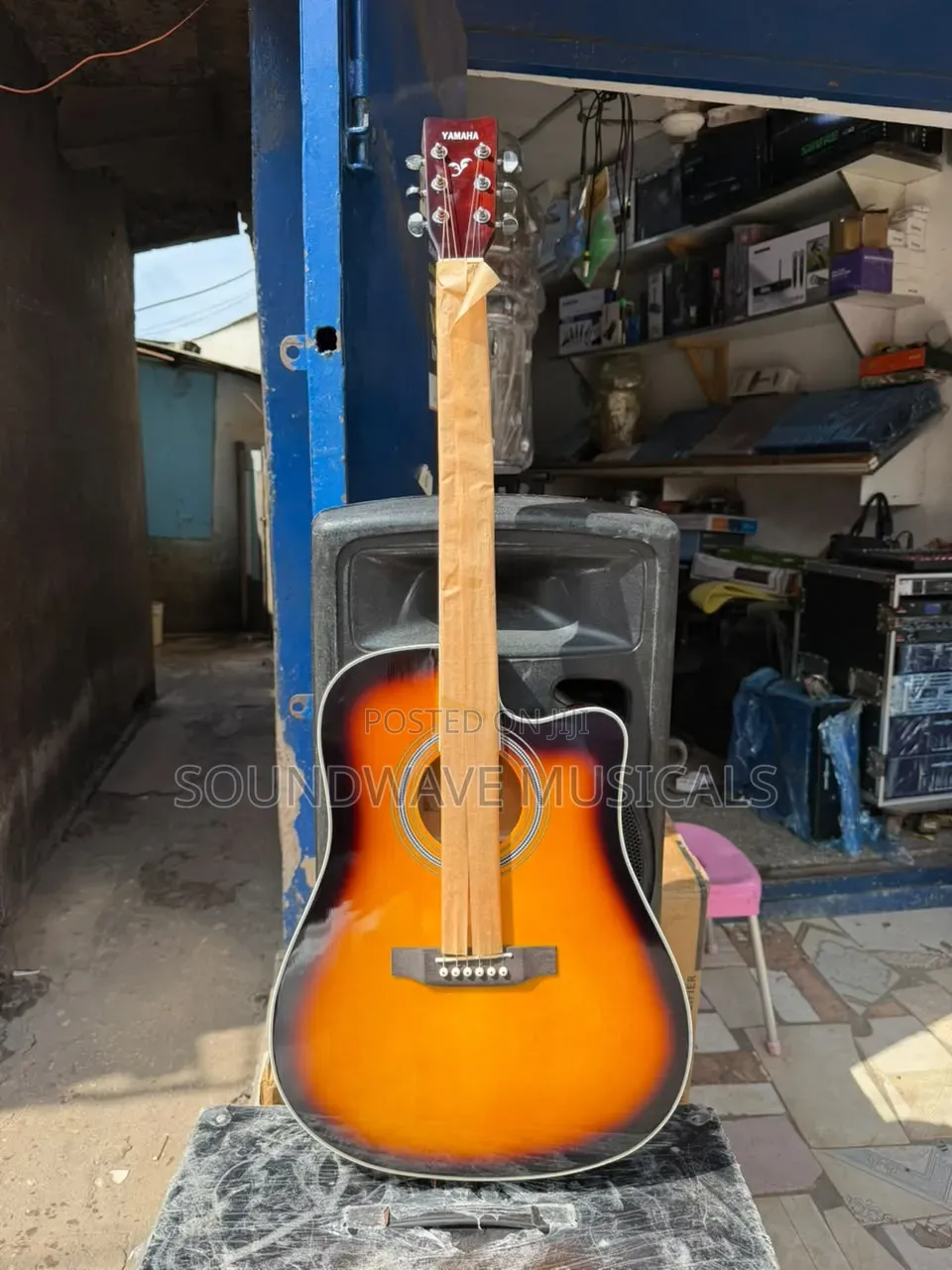 Yamaha Semi Acoustic