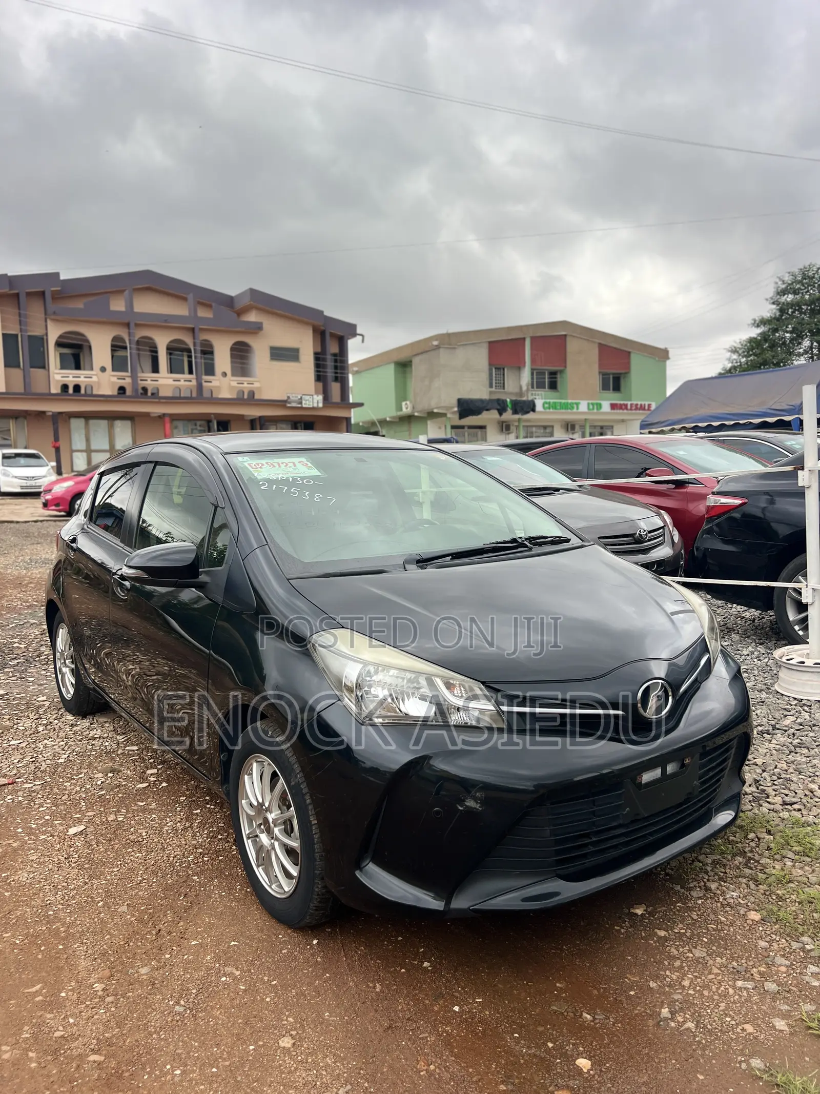 Toyota Vitz 1.3 AWD 5dr 2015 Black