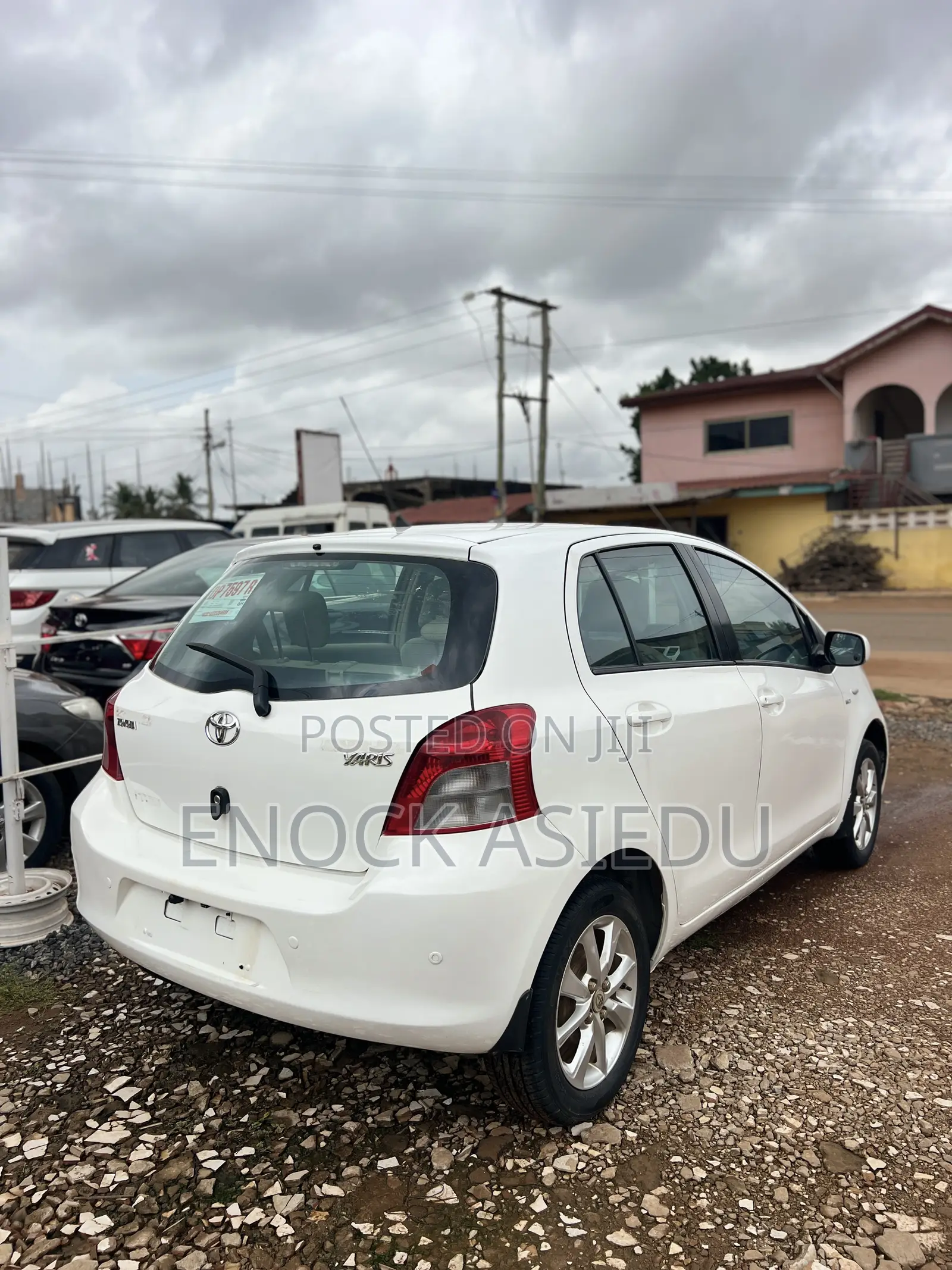 Toyota Yaris L Hatchback 5dr 2013 White