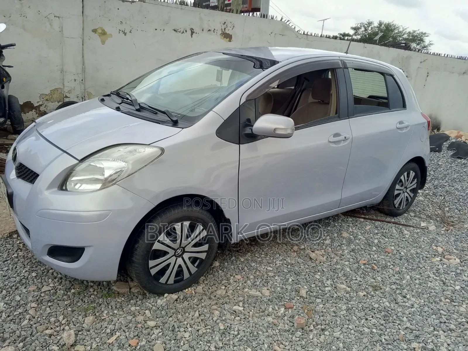 Toyota Vitz 2010 Blue