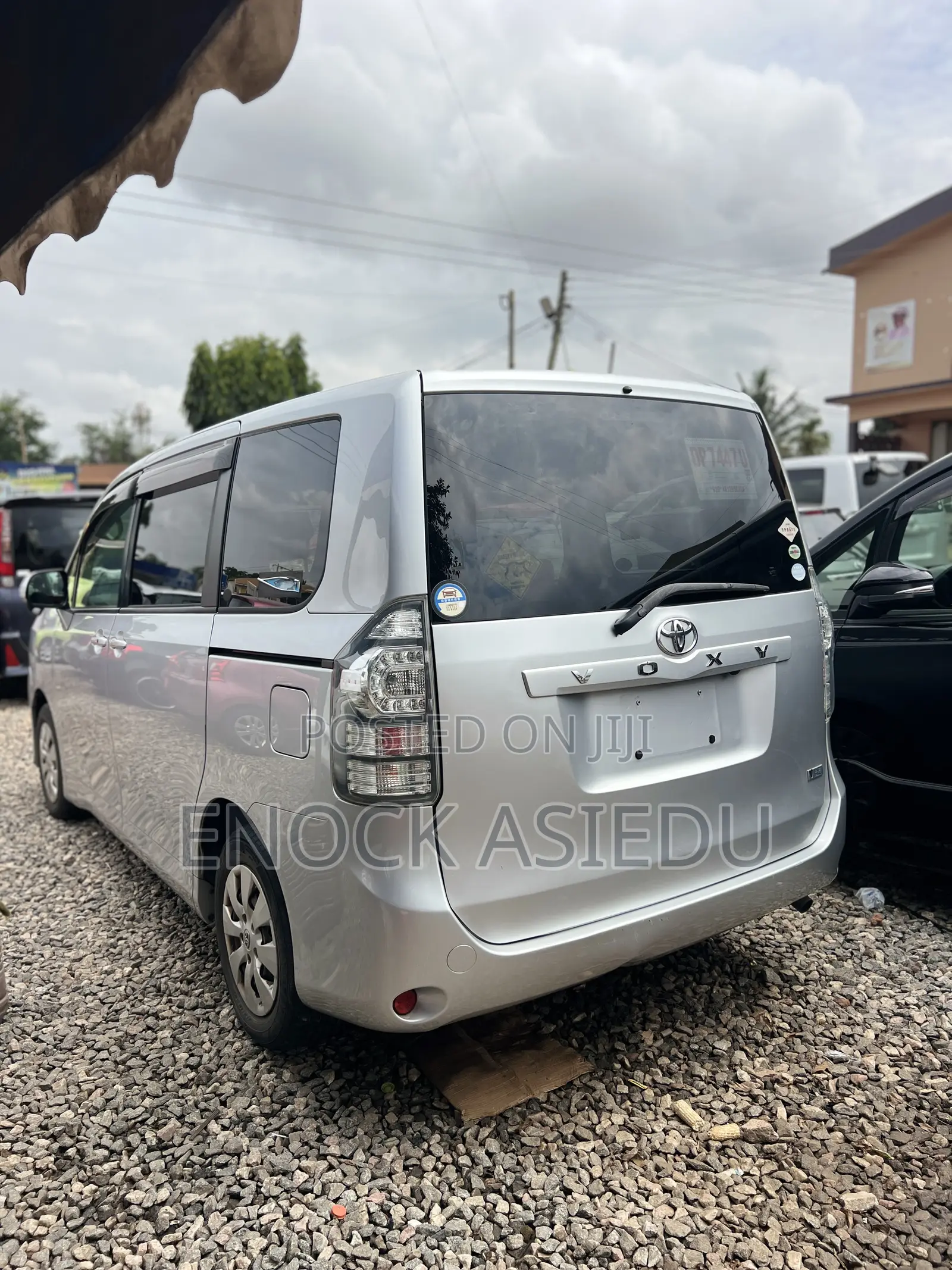 Toyota Voxy 2012 Silver