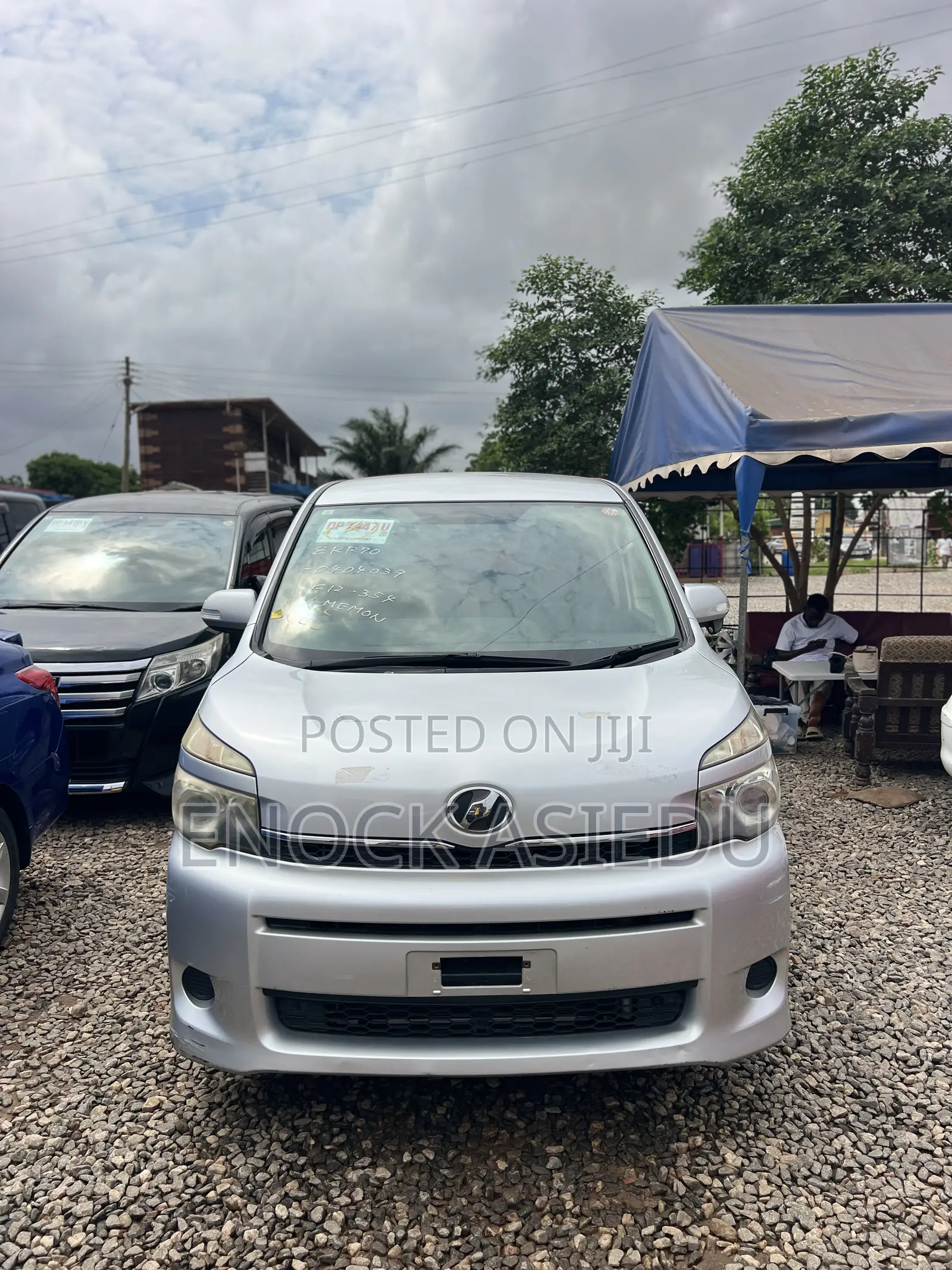Toyota Voxy 2012 Silver
