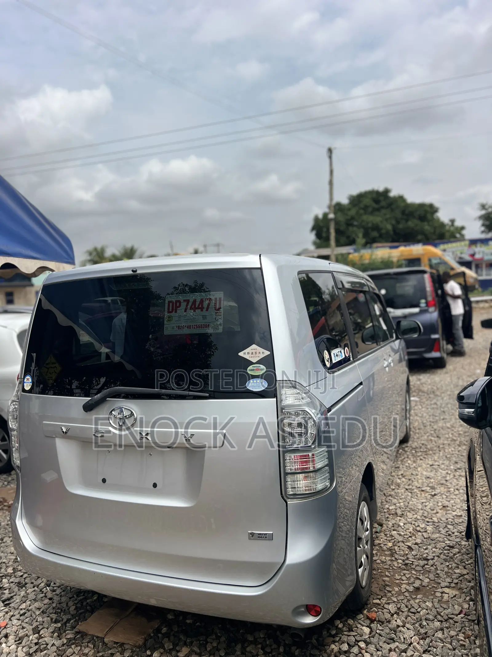 Toyota Voxy 2012 Silver