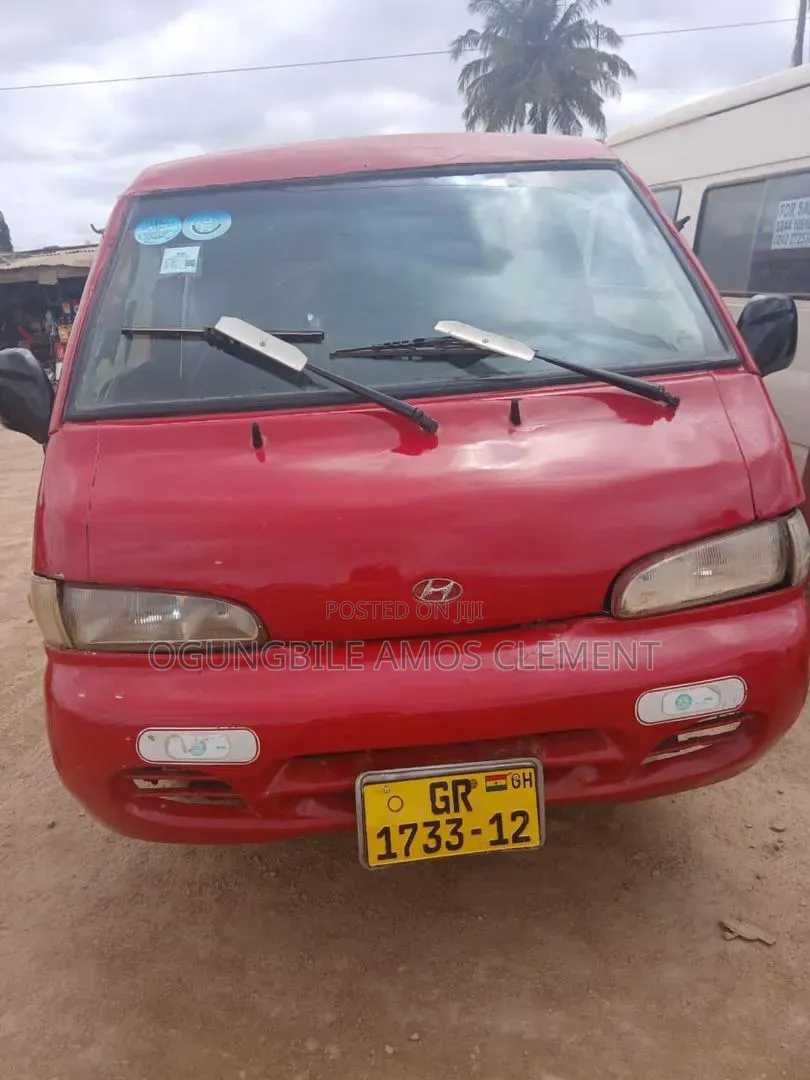 Hyundai H-100 2001 Red