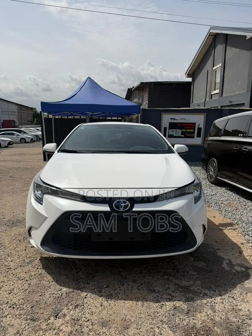 Toyota Corolla 2021 White
