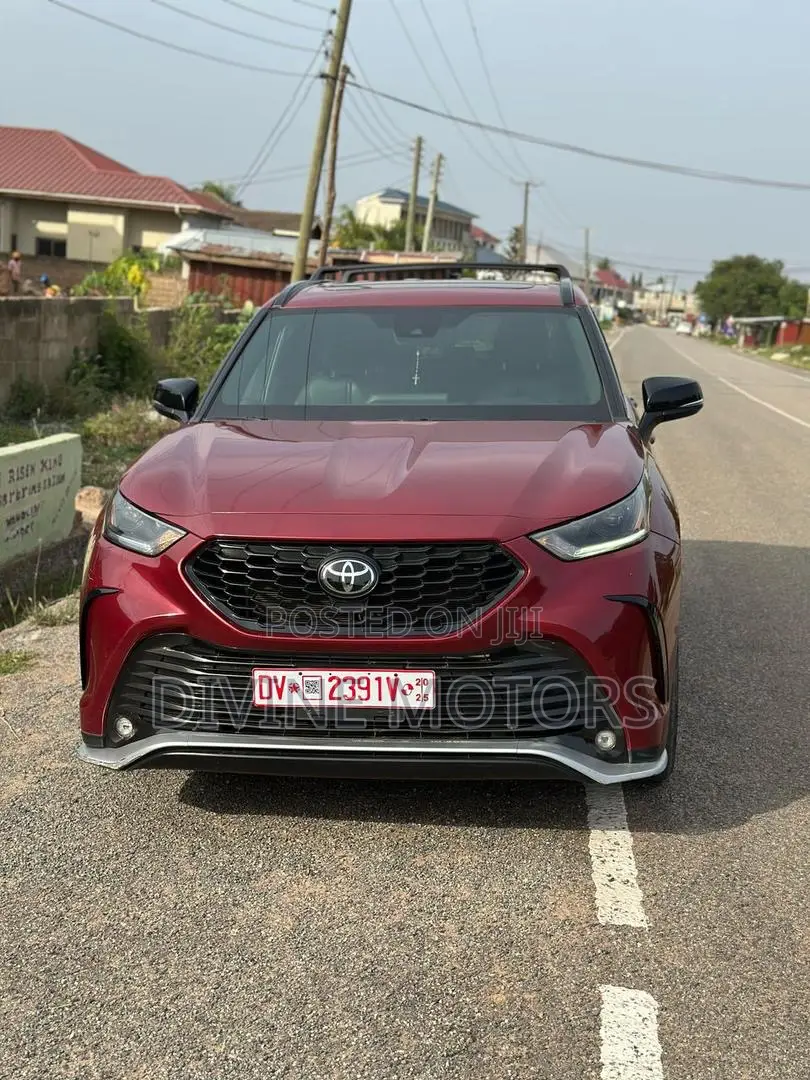 Toyota Highlander XSE 2022 Red
