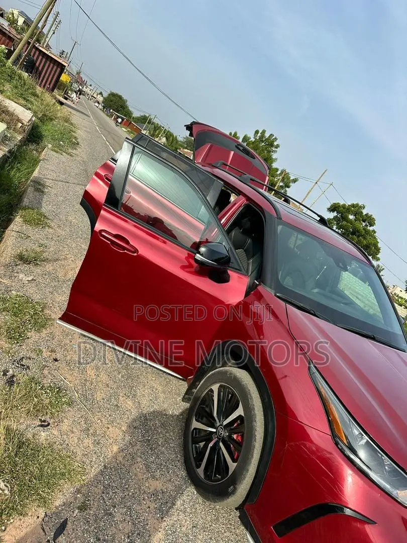 Toyota Highlander XSE 2022 Red