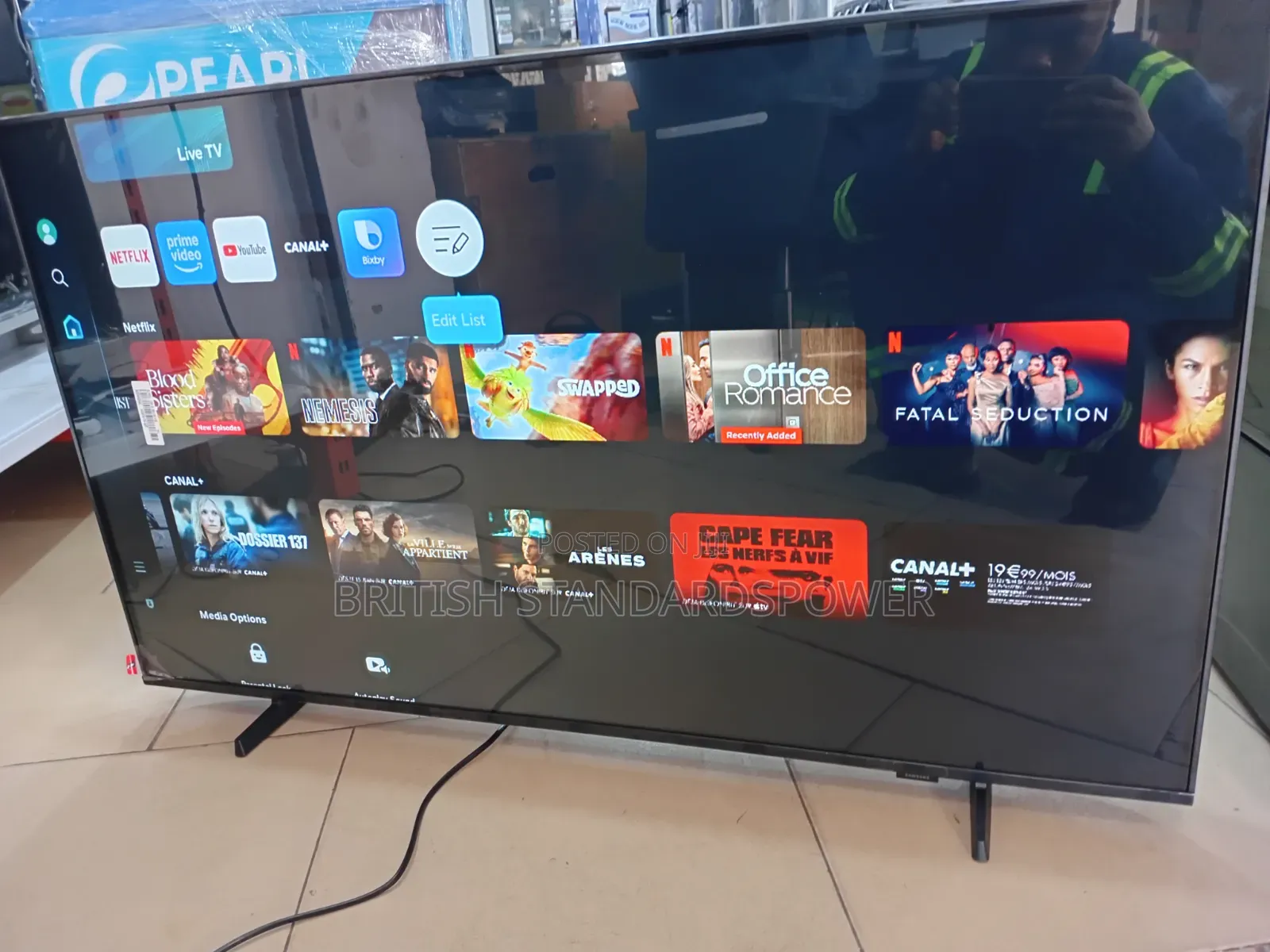 Watch Every Moment Come to Life With the Samsung 43" Television.