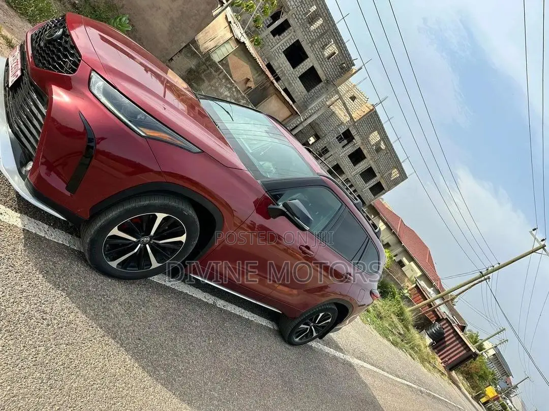 Toyota Highlander XSE 2022 Red