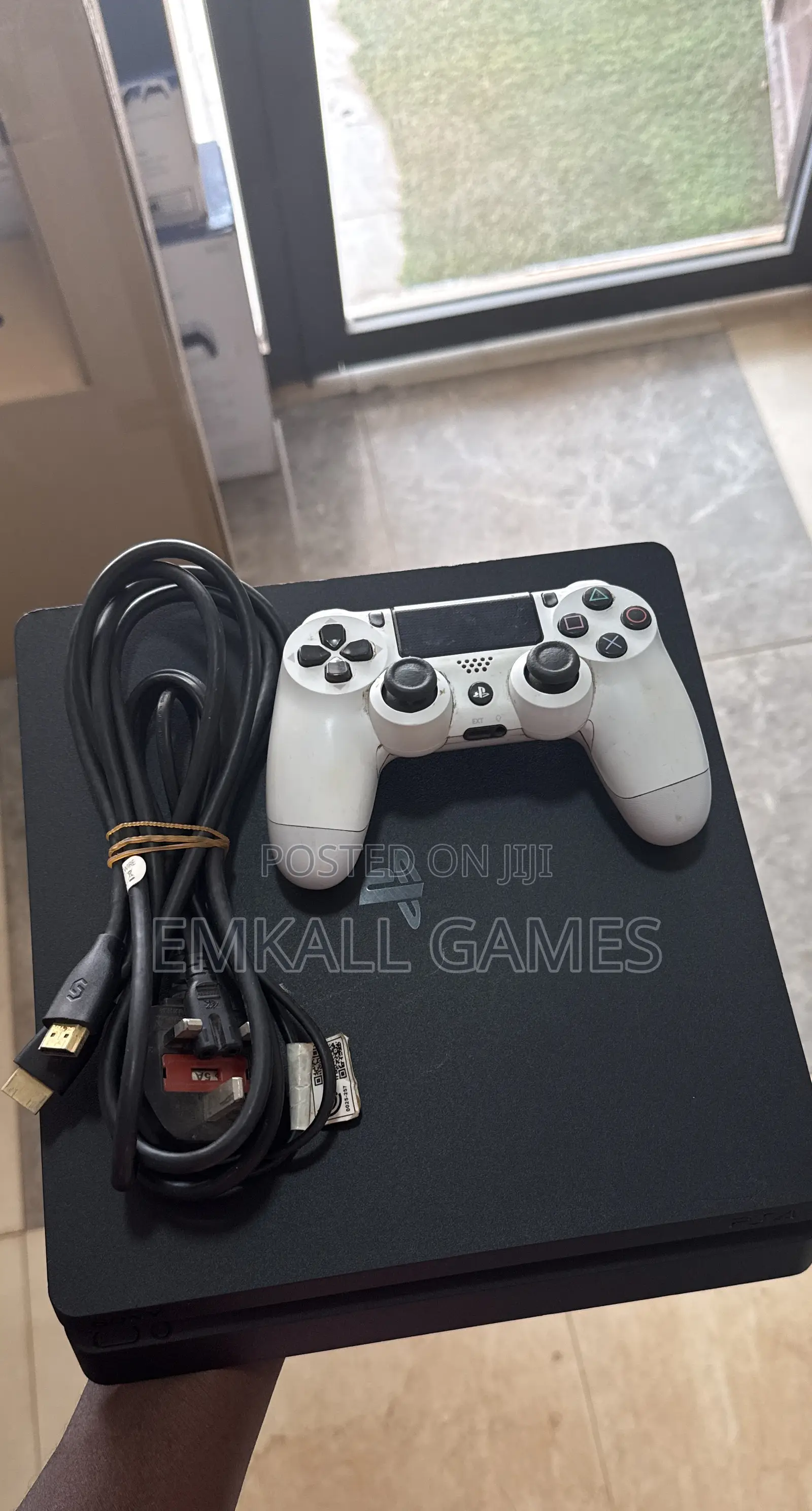 Ps4 Slim With Any 3 Offline Games