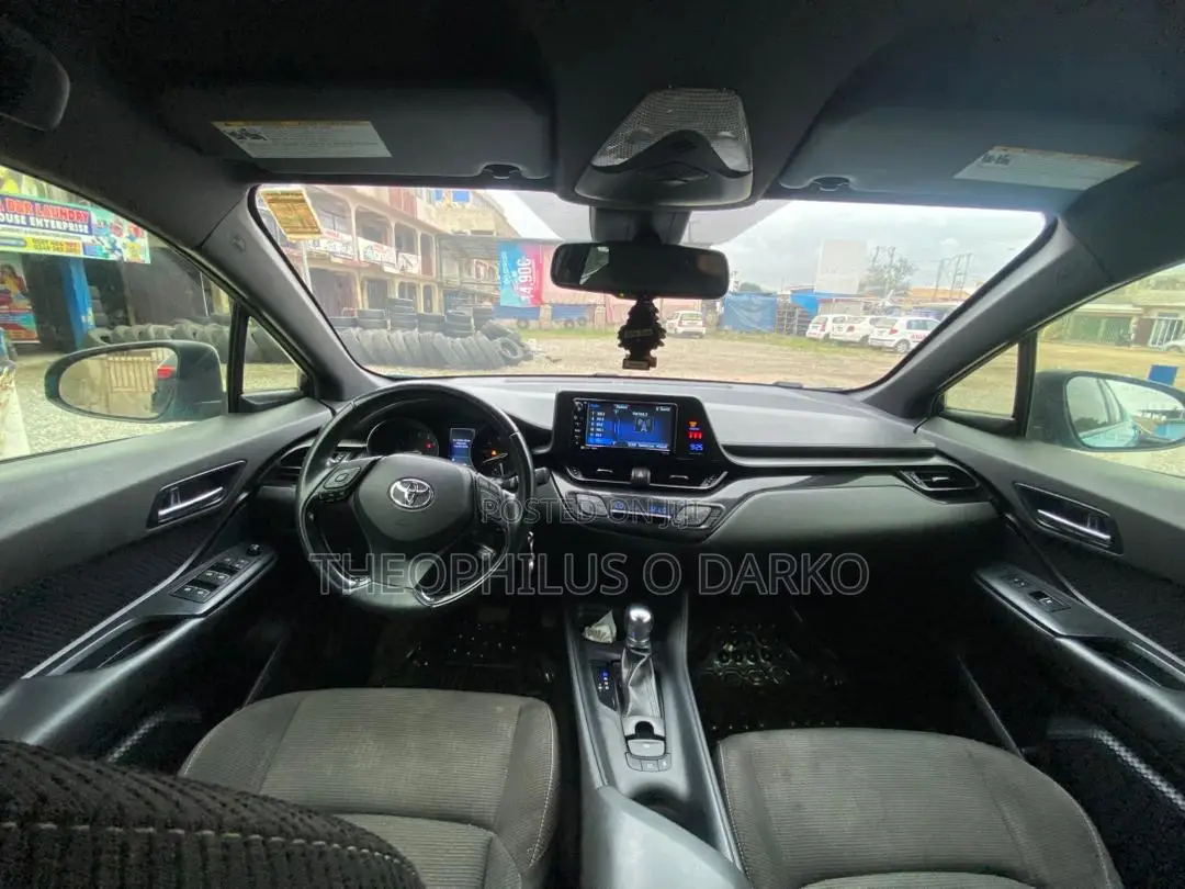 Toyota C-HR LE FWD 2019 Blue