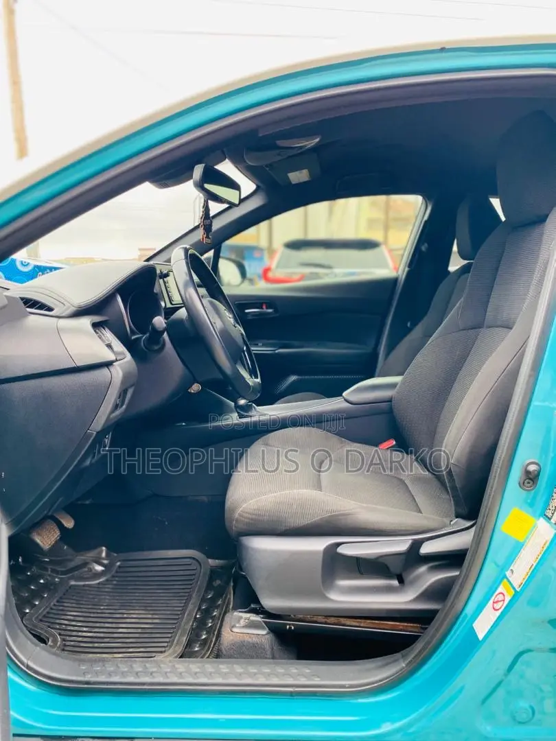 Toyota C-HR LE FWD 2019 Blue