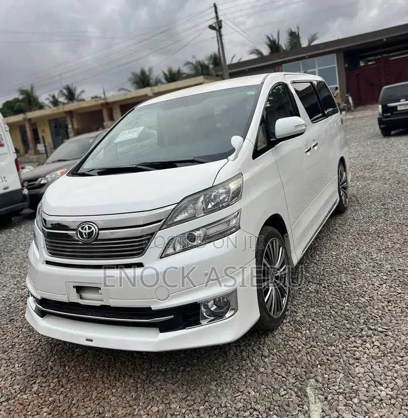 Toyota Vellfire 2012 White