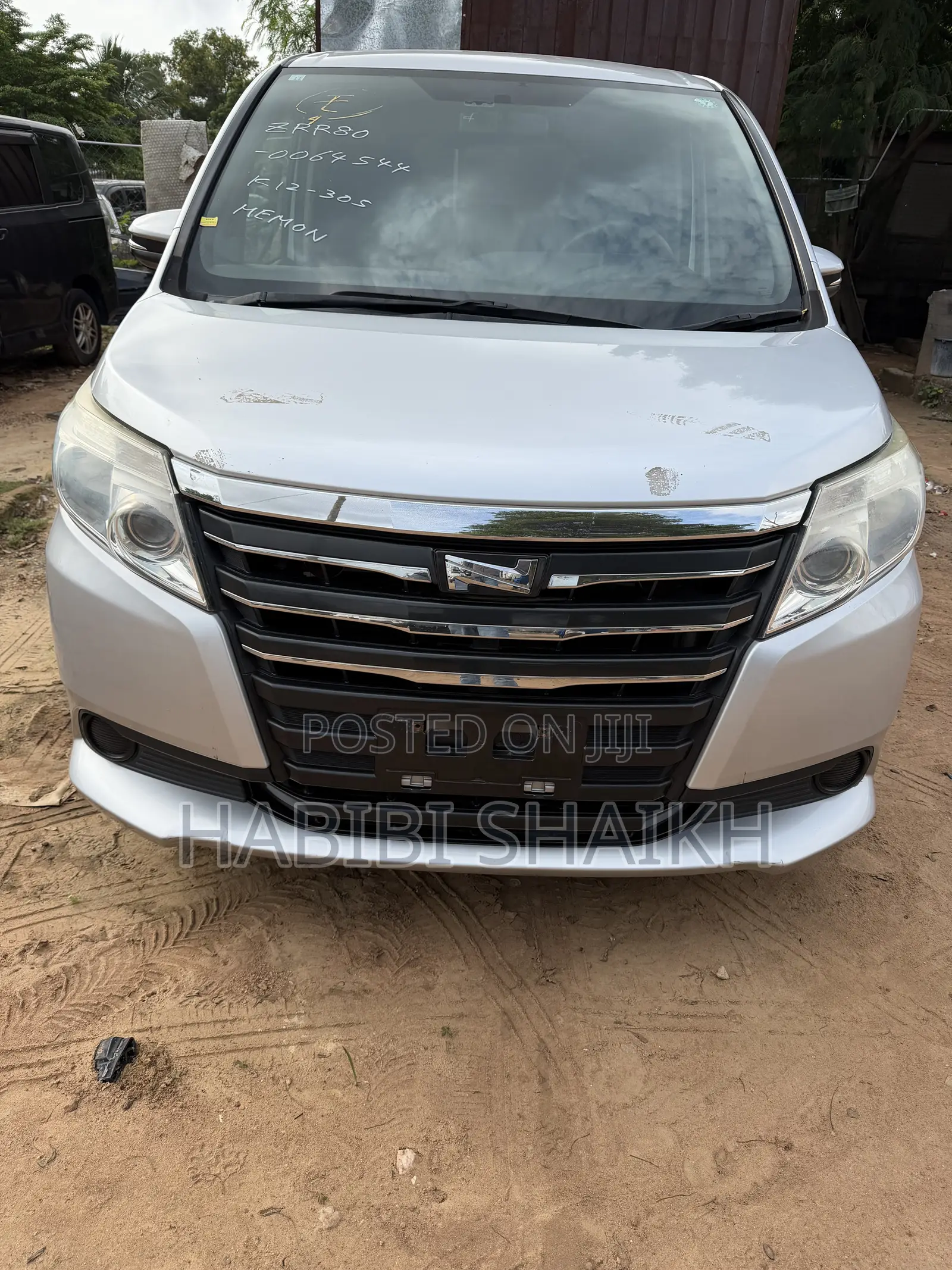 Toyota Voxy SV Premium 2014 Silver