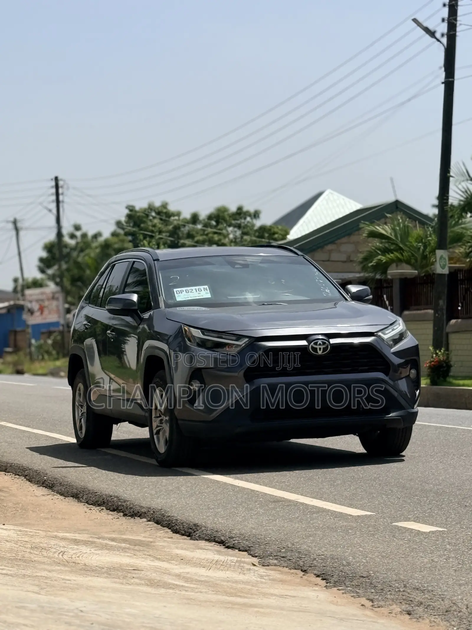 Toyota RAV4 XLE FWD 2023 Silver