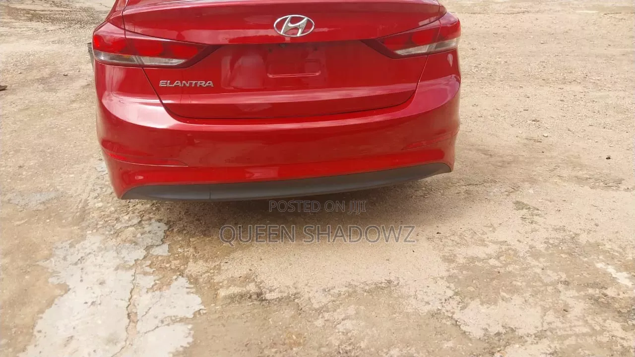 Hyundai Elantra 2017 Red