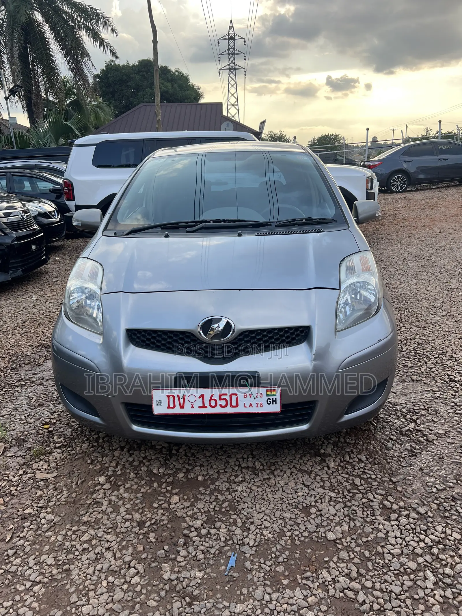 Toyota Vitz 1.5 FWD 3dr 2011 Gray