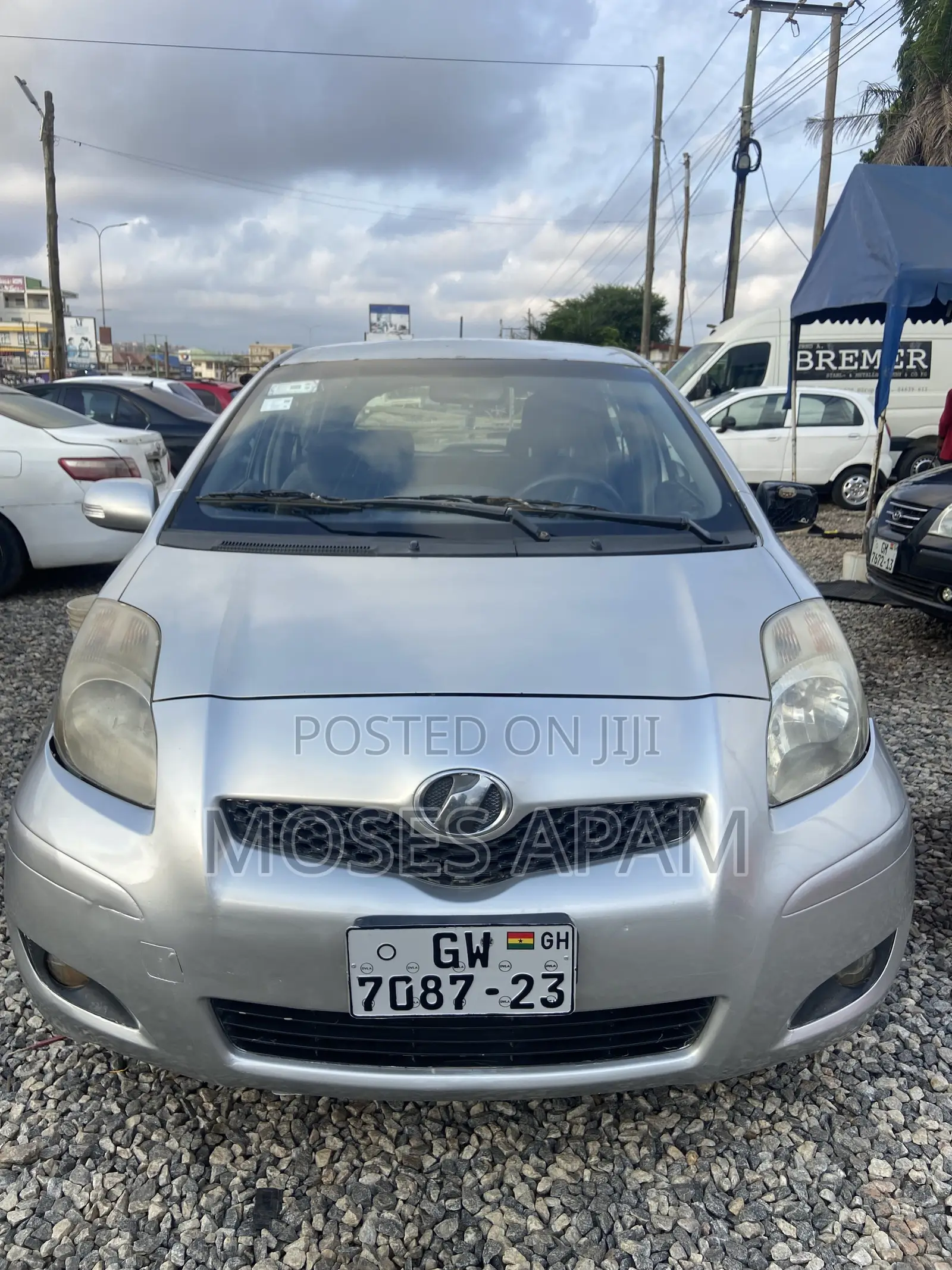 Toyota Vitz 2010 Silver