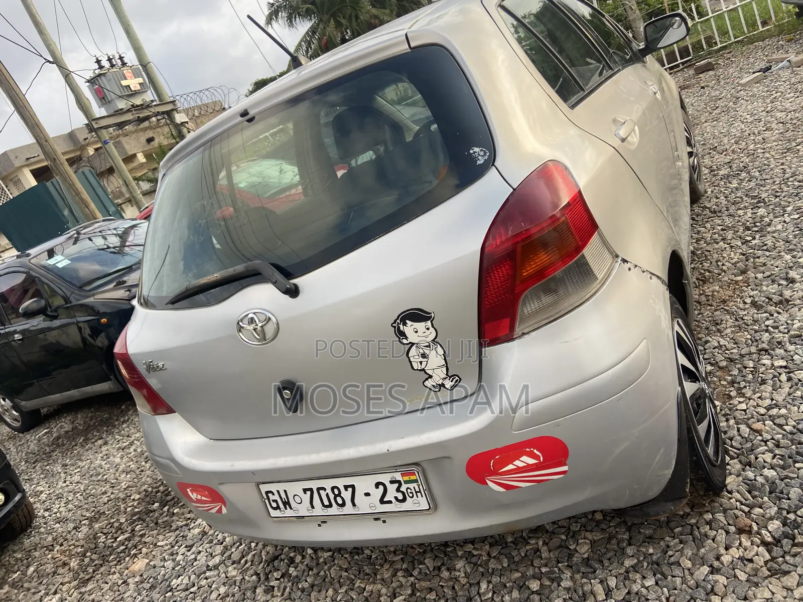 Toyota Vitz 2010 Silver