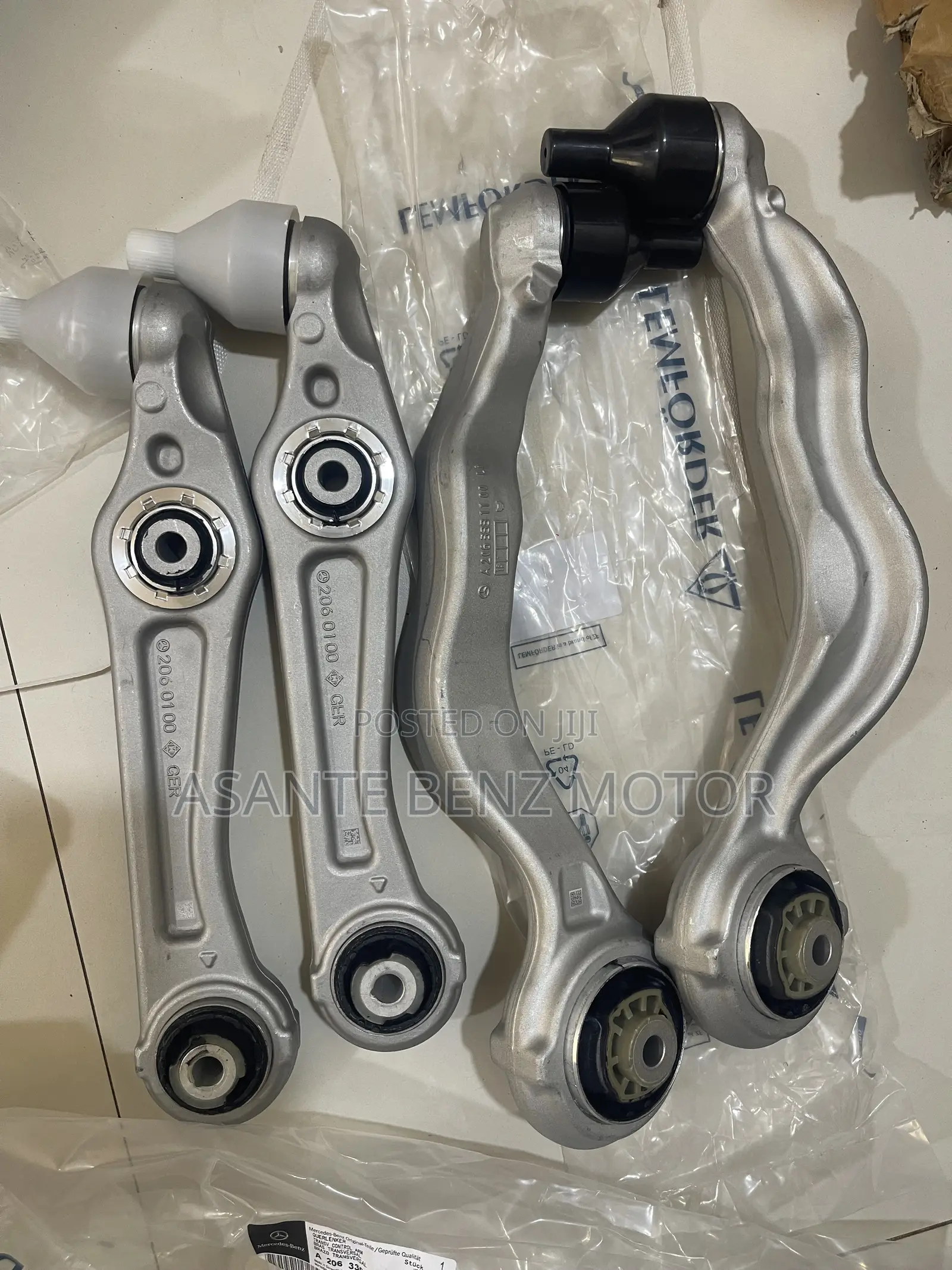 W206 Lower Arms