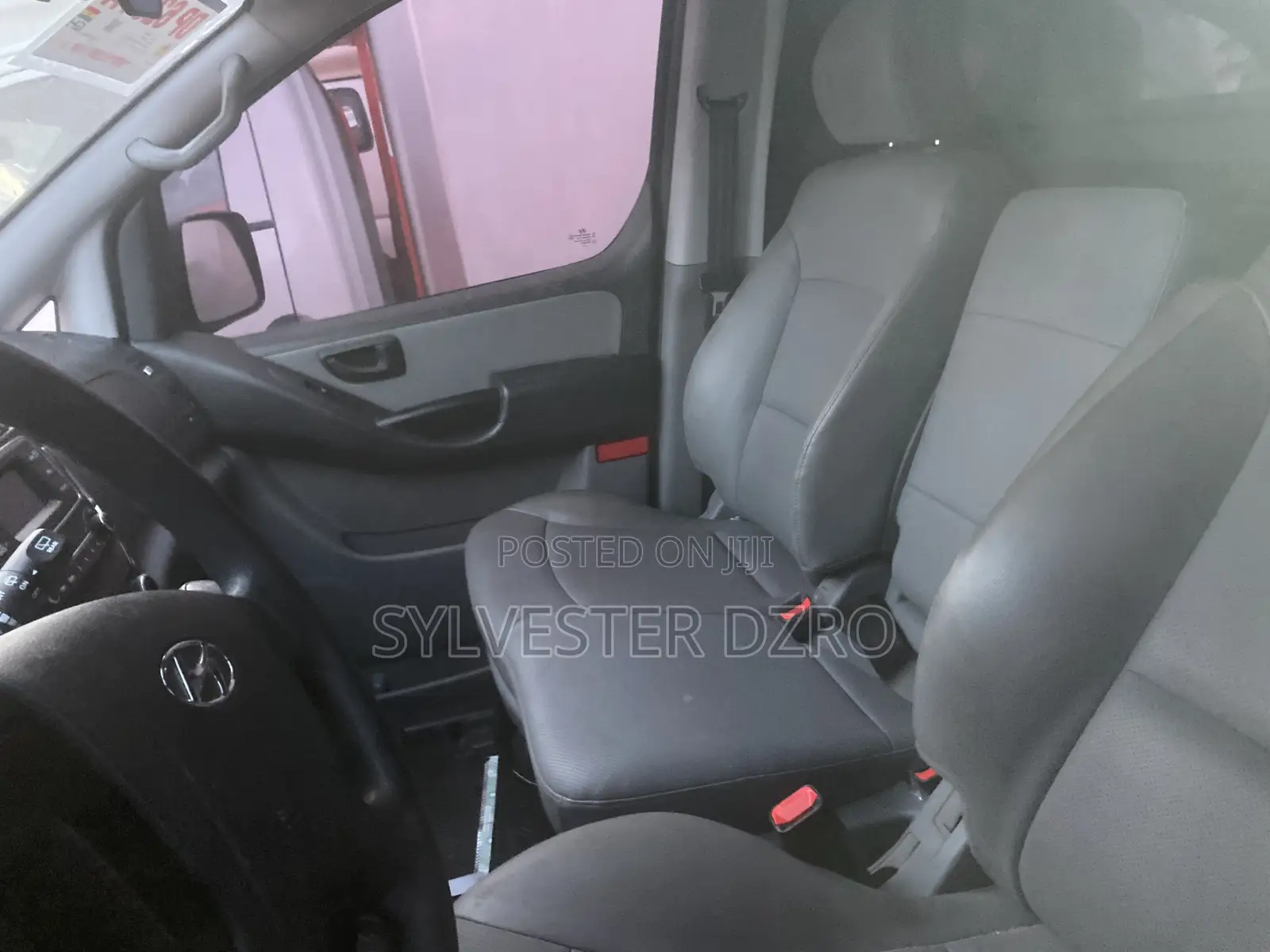 Hyundai Starex 2020 Red