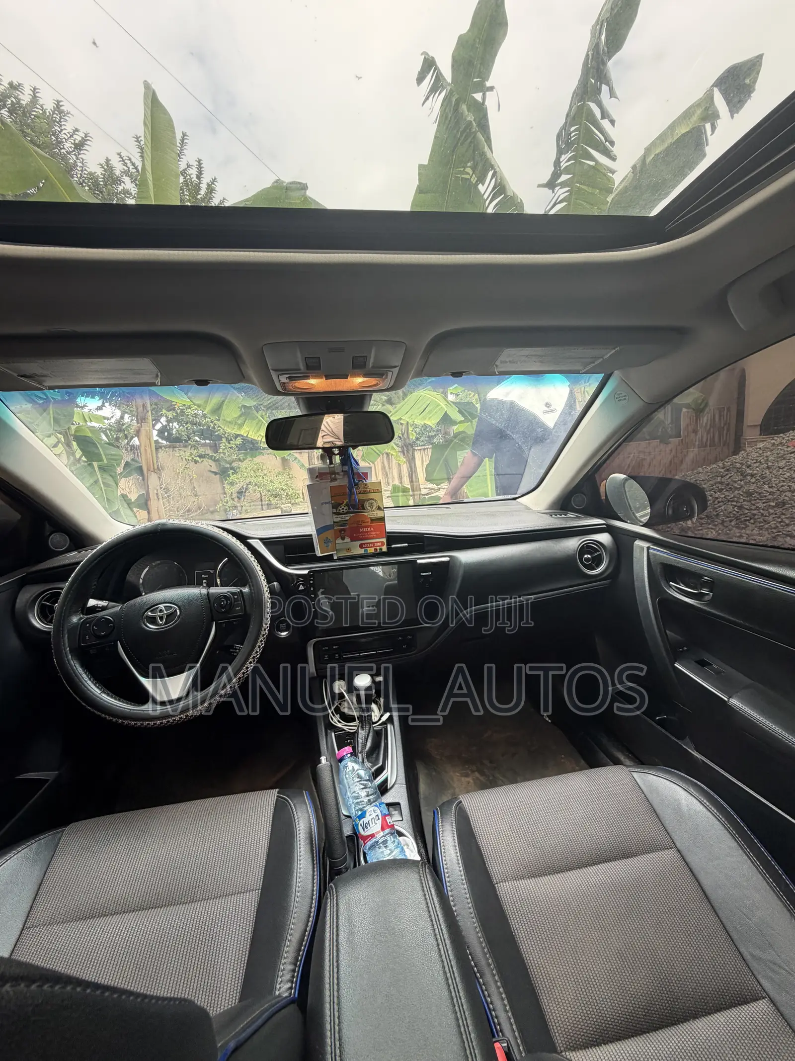 Toyota Corolla SE Special Edition 4dr Sedan (1.8L 4cyl CVT) 2017