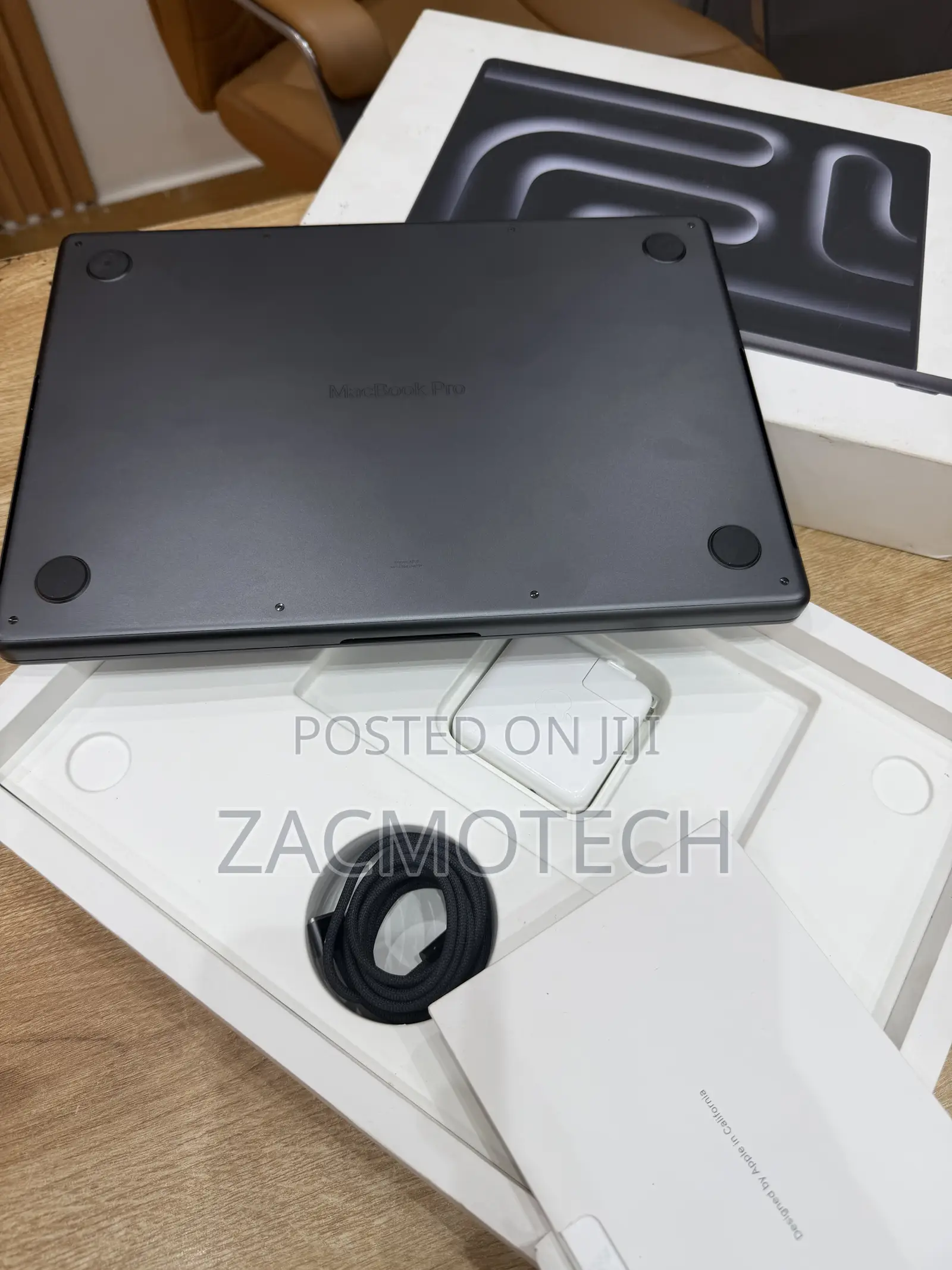 Laptop Apple MacBook Pro 2024 M4 16GB Apple M4 SSD 512GB