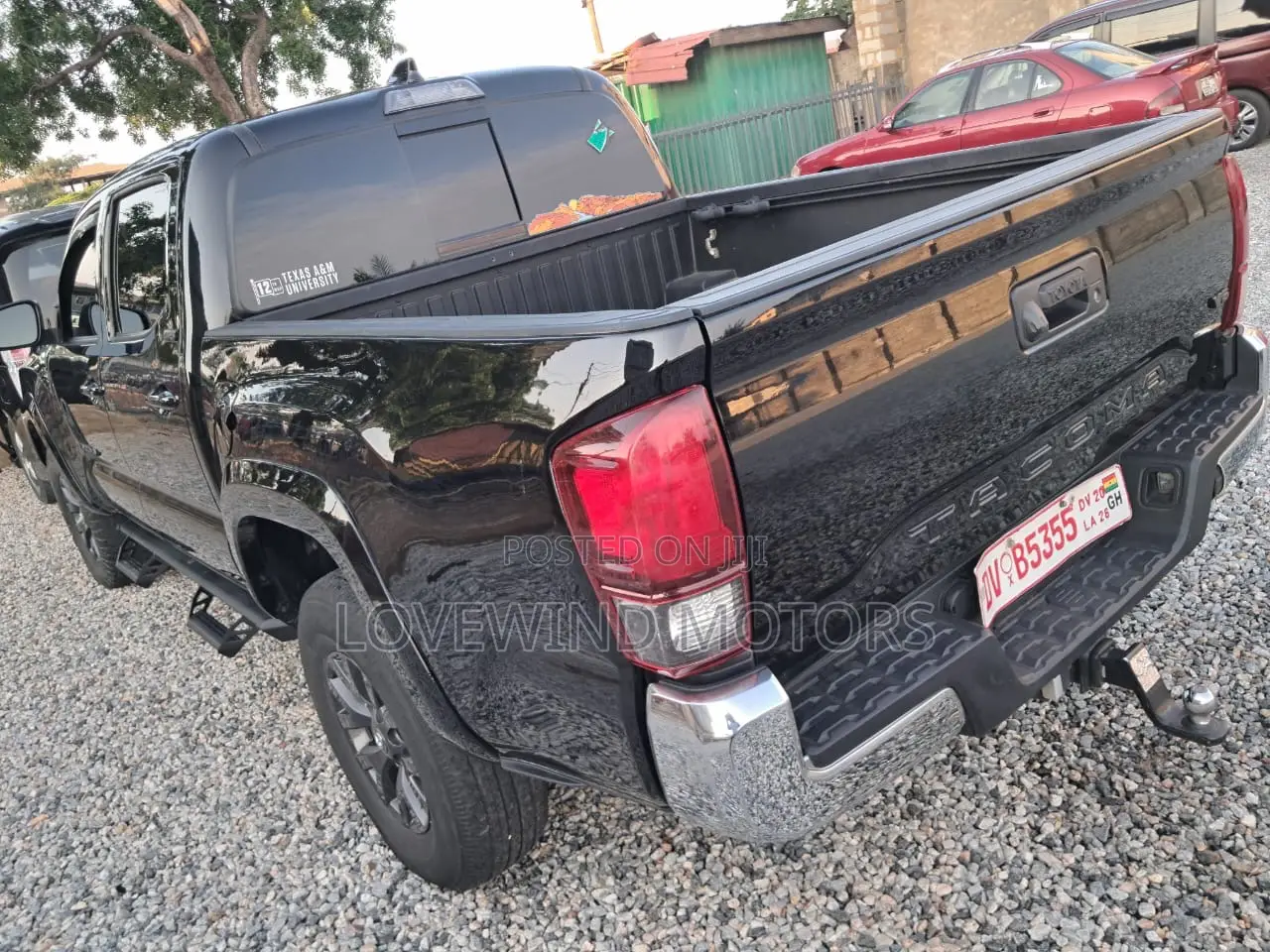 Toyota Tacoma 2022 Black