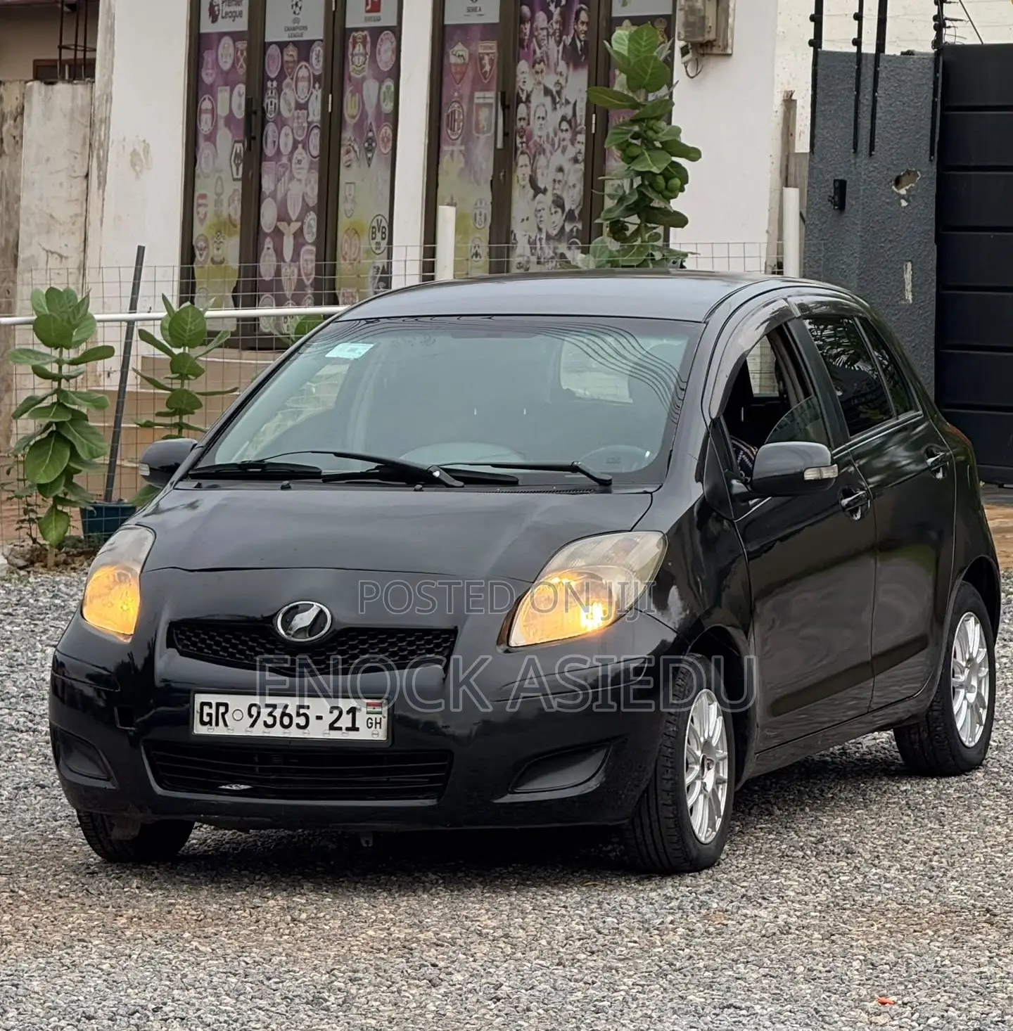 Toyota Vitz 1.3 AWD 3dr 2010 Black