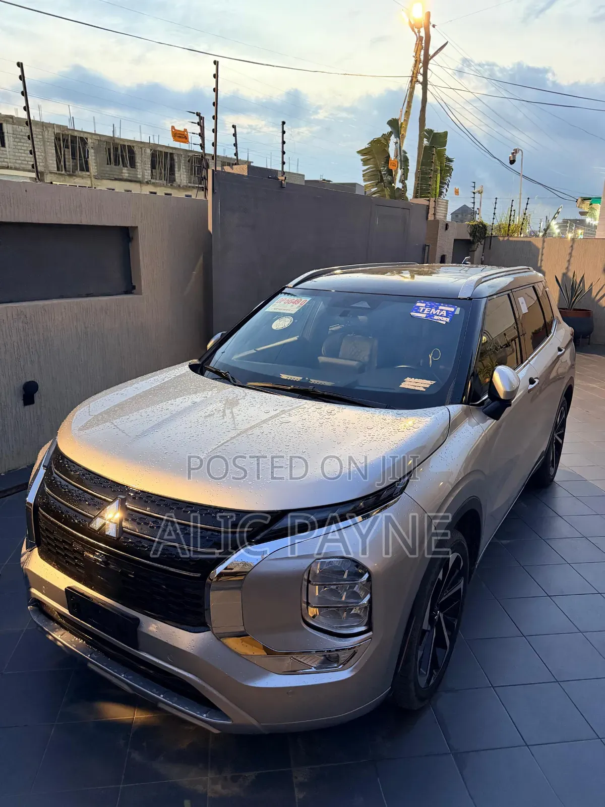 Mitsubishi Outlander SEL 2024 Silver