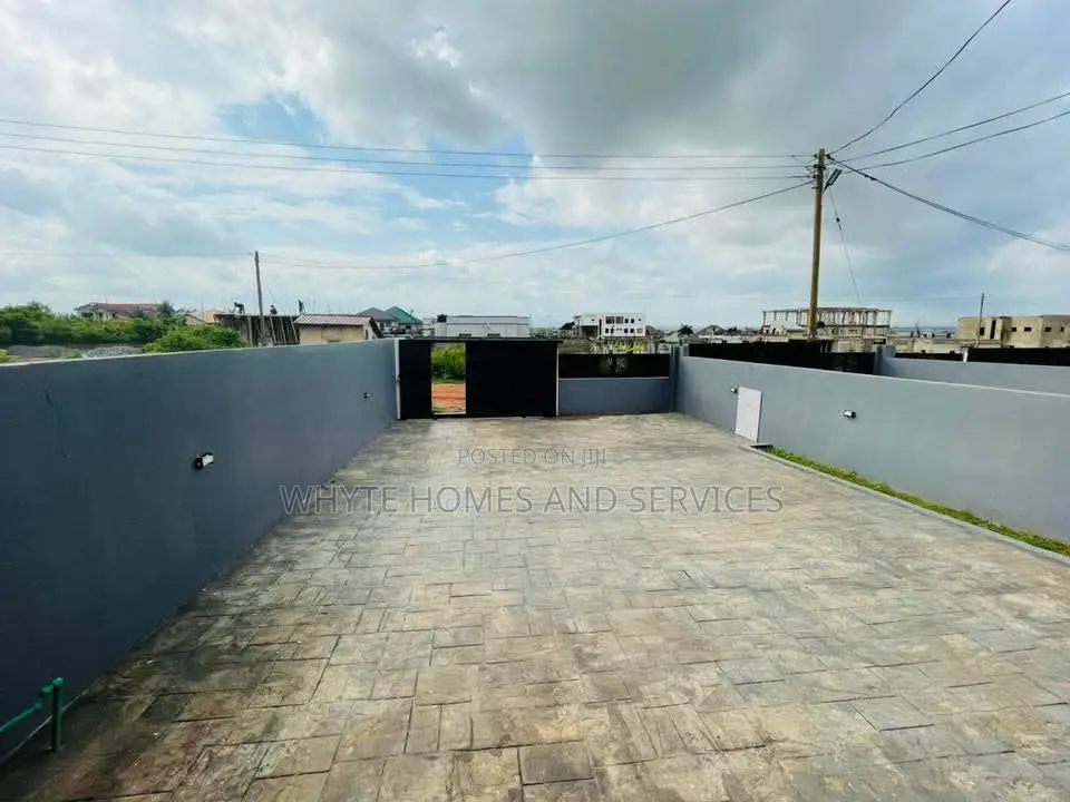 3bdrm House in East Legon for sale