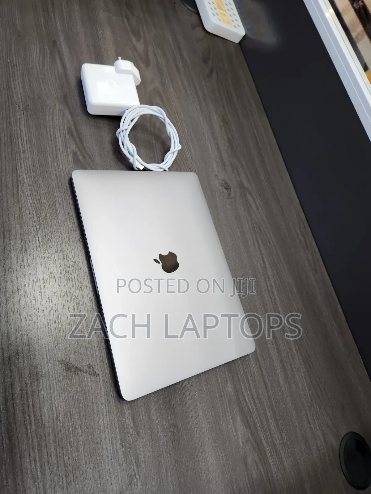 Laptop Apple MacBook Pro 2020 8GB Intel Core i5 SSD 512GB
