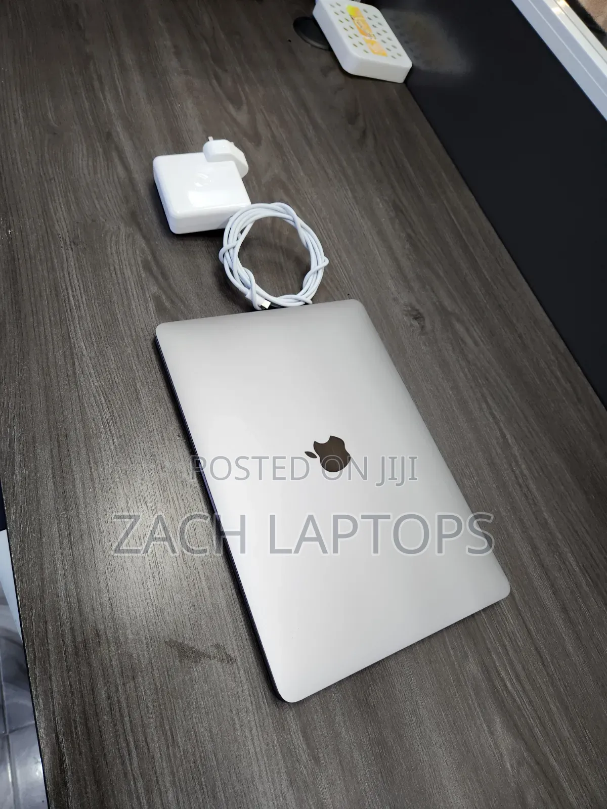 Laptop Apple MacBook Pro 2020 8GB Intel Core i5 SSD 512GB
