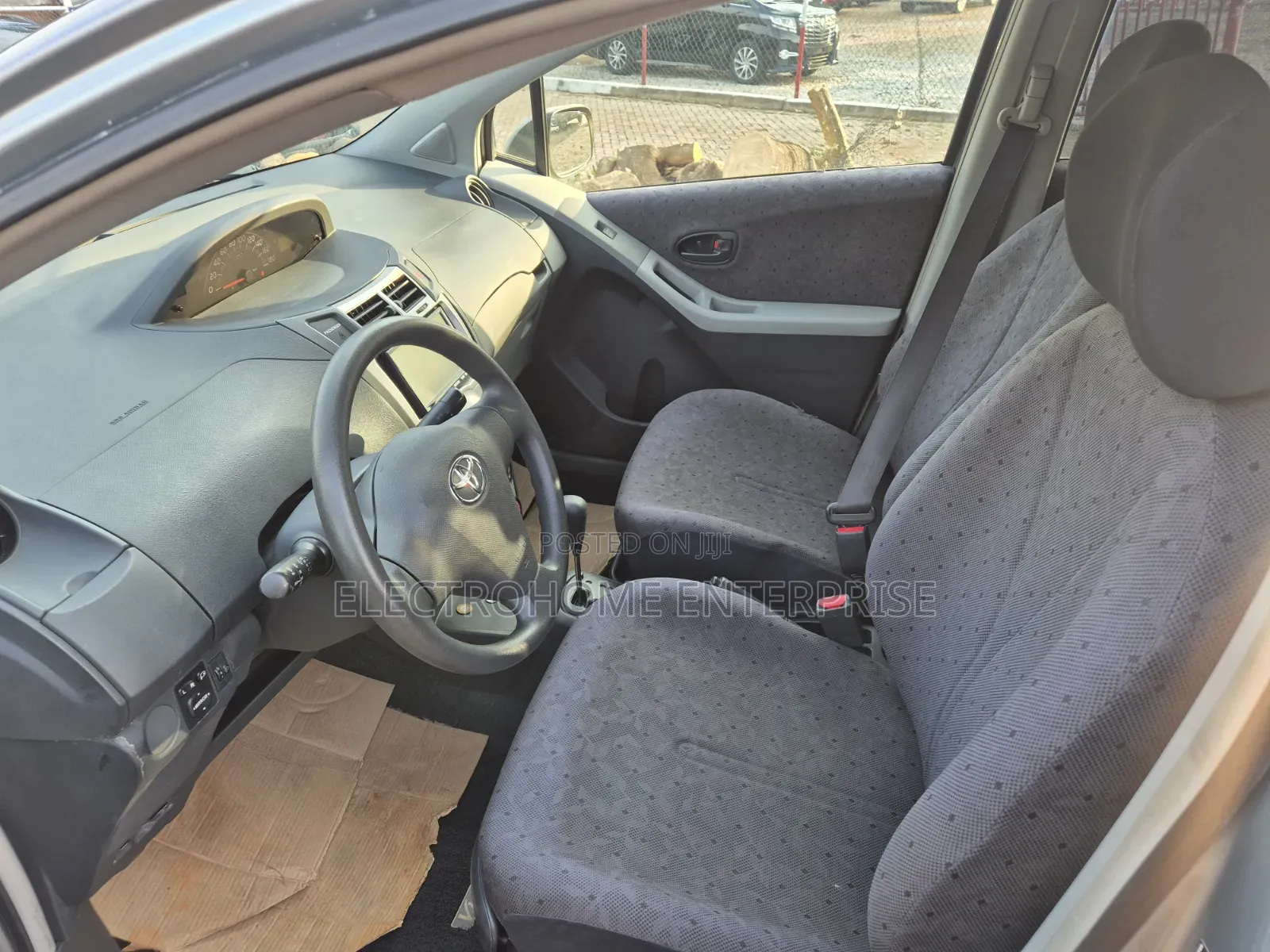 Toyota Vitz 2010 Gray