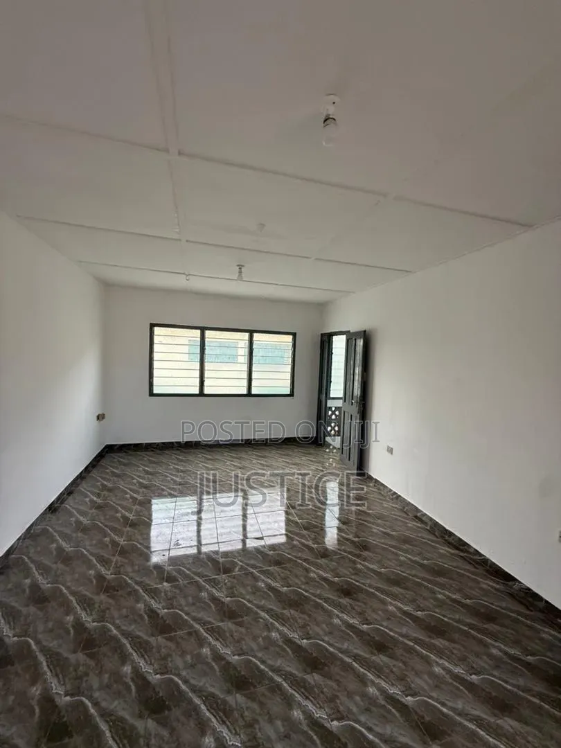 4bdrm Apartment in Awoshie, Last Stop for rent