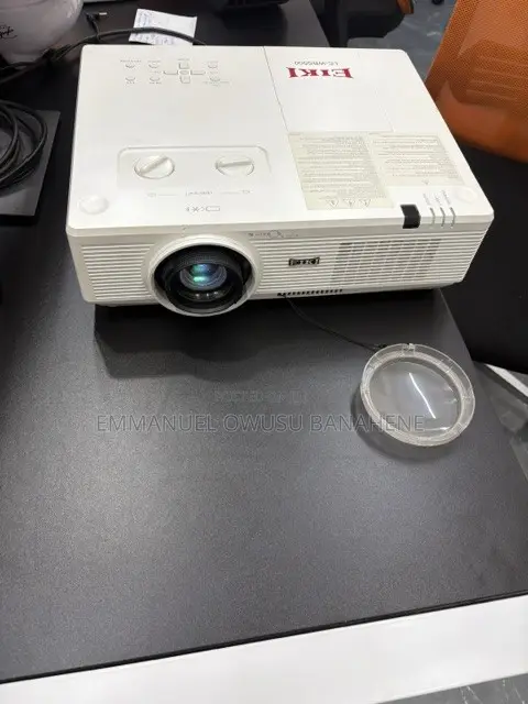 High-End Professional Eiki Lc-Wbs500 Data Projector for Sale