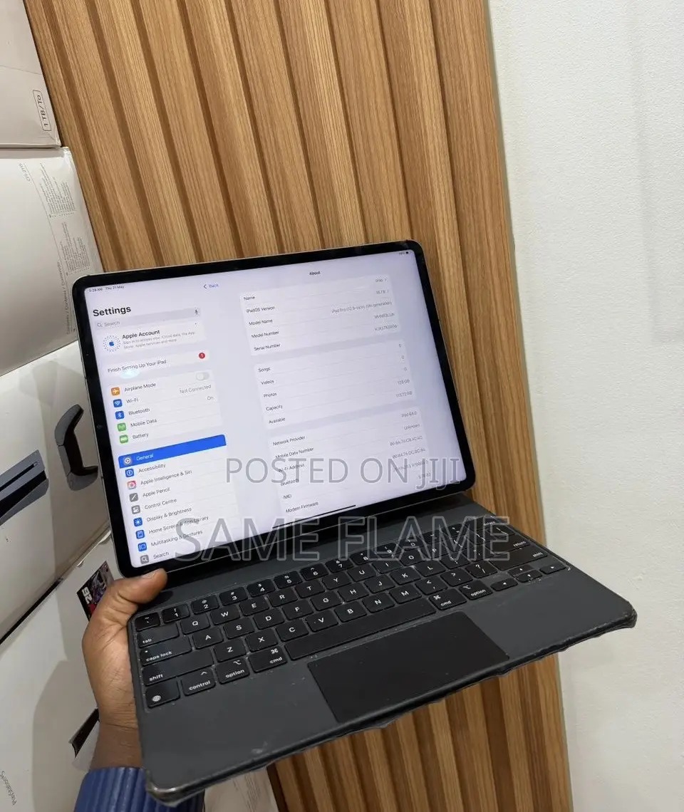 Apple iPad Pro 12.9 (2022) 128 GB Black