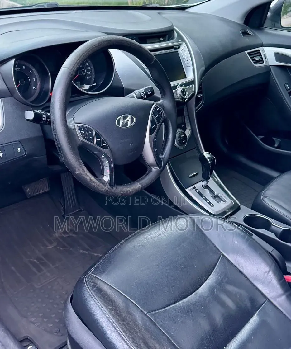 Hyundai Elantra 2013 White