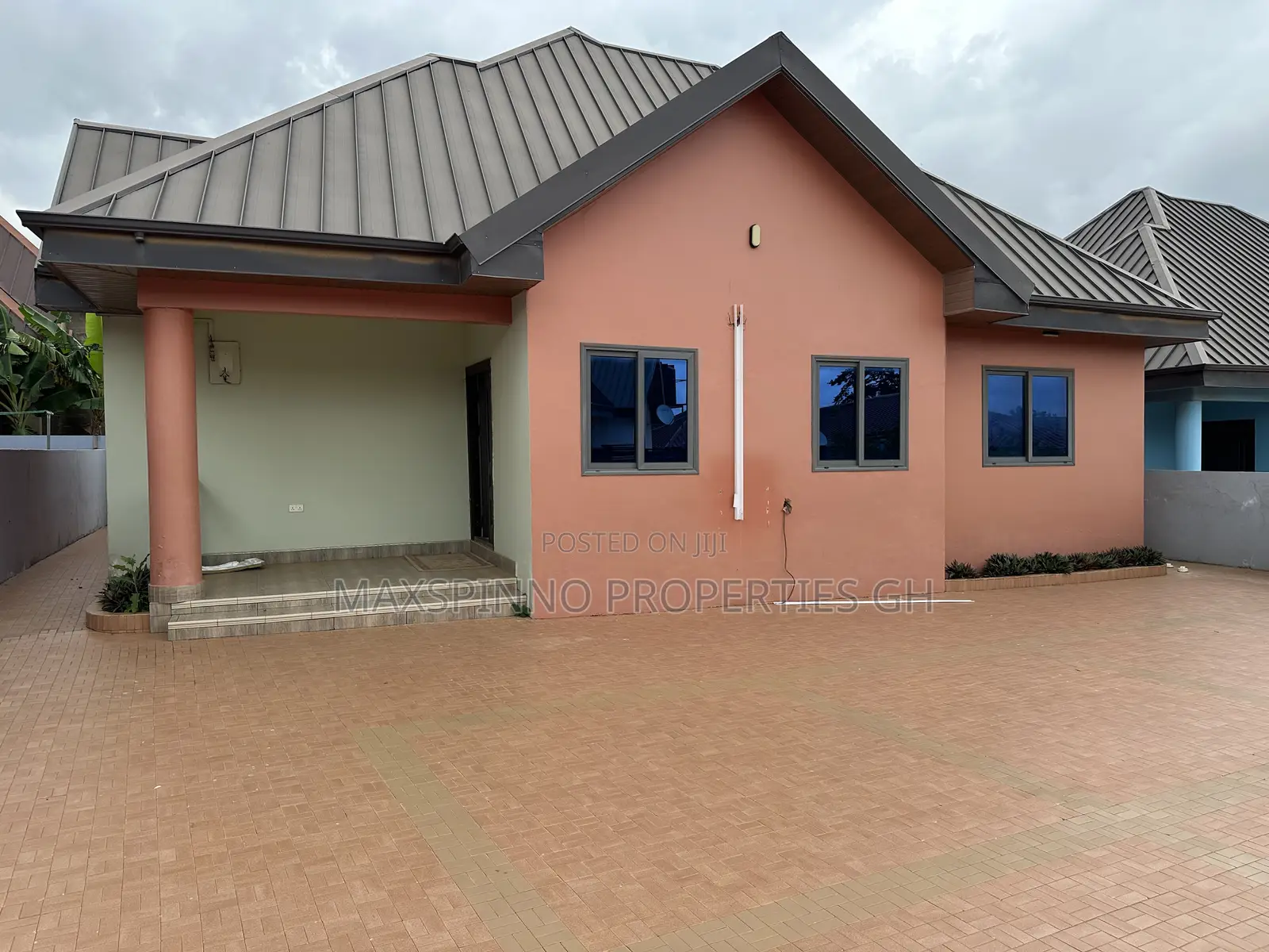 3bdrm Townhouse / Terrace in Maxspinno Properties, Oyarifa for rent