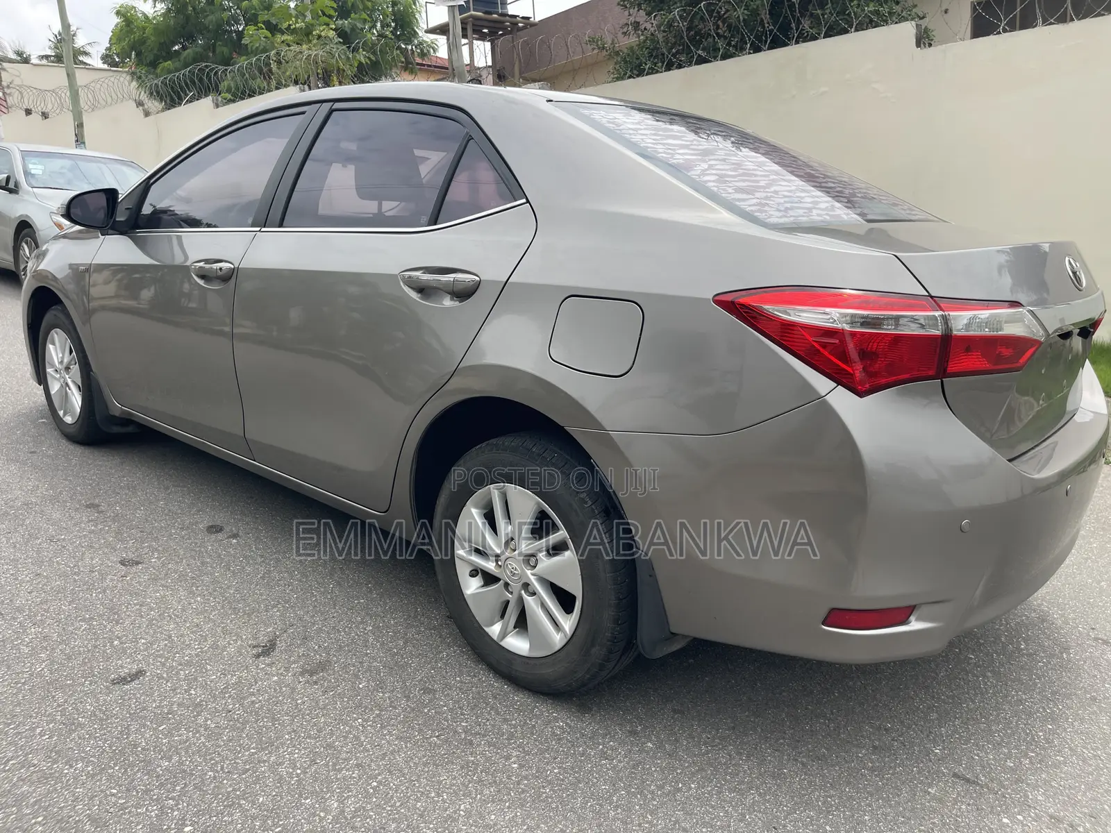 Toyota Corolla LE ECO Premium (1.8L 4cyl CVT) 2016 Gray