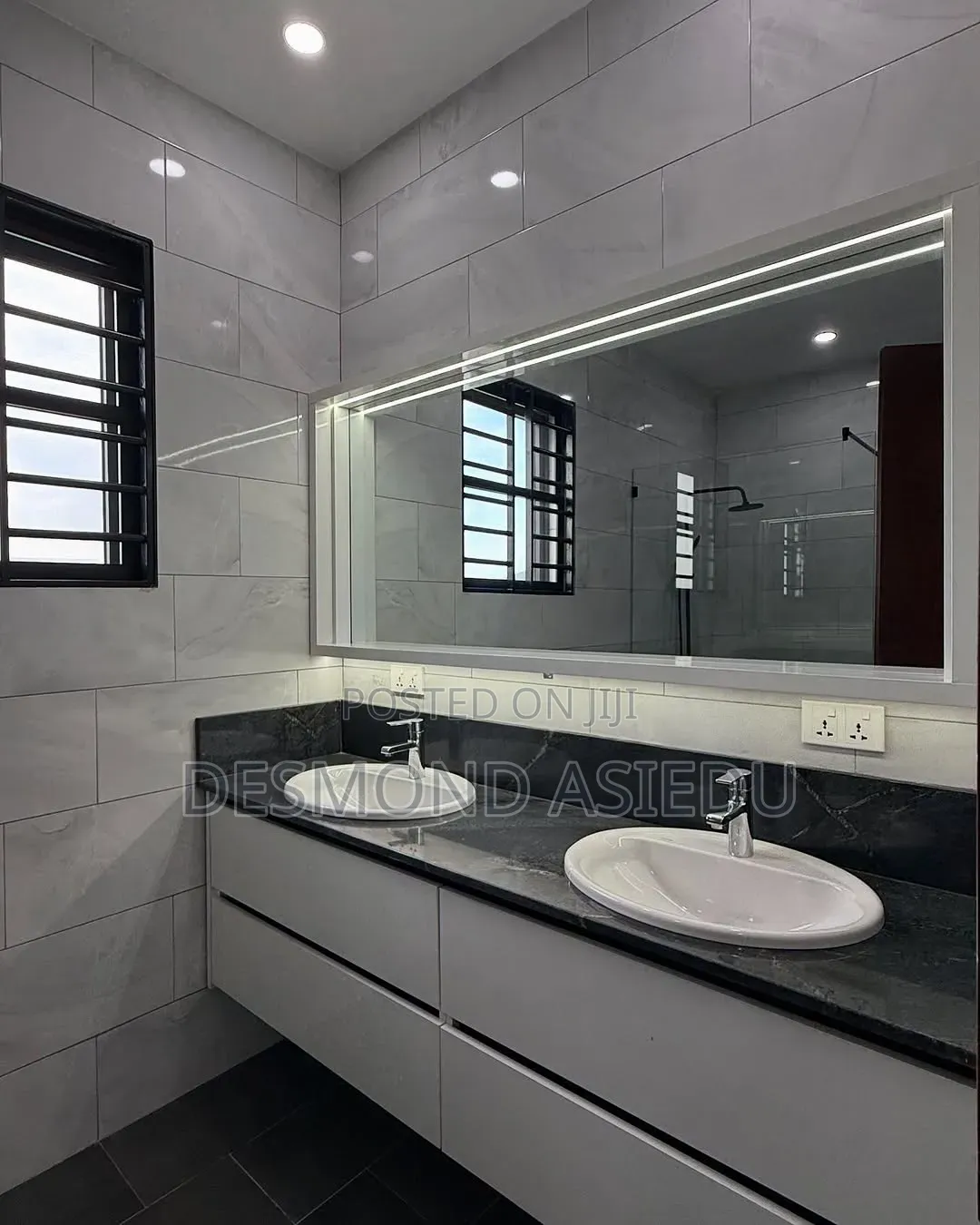 2bdrm Duplex in Manet Court for sale