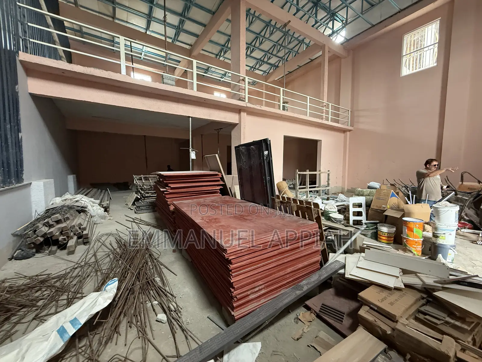 400sqm Warehouse for Rent at Tesano